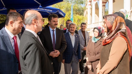 Başkan Pekyatırmacı ve Rektör Yılmaz, cuma namazı sonrası öğrenciler ve personelle buluştu